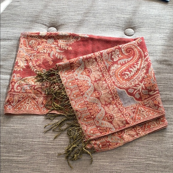 Patterned Scarf/Wraps - Picture 4 of 13